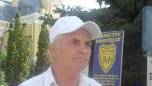 Protest în faţa Prefecturii, împotriva …