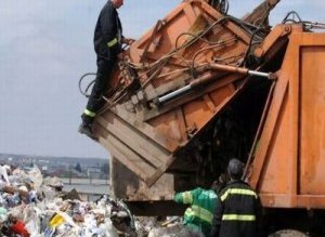 Soluţie provizorie: Gunoiul botoşănenilor va …
