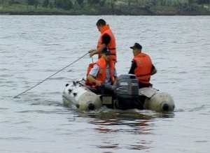 Un barbat și nepoata lui …