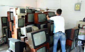 Acțiuni de colectare a deșeurilor electrice și electronice organizate în două localități din Botoșani