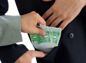 Mită de peste 1600 de …