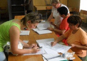 Patru profesori prinşi cu hands-free …