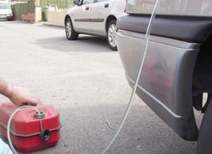 Tânăr arestat de polițiști în …