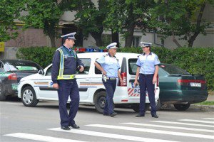 Aproape 400 de polițiști scoși în stradă de Sf. Maria