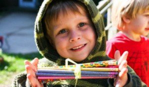 Rechizite şcolare gratuite pentru aproape …