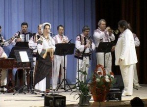 Spectacole gratis făcute de Rapsozii …