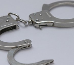 Bărbat reținut de polițiștii botoșăneni pentru săvârșirea infracţiunii de furt calificat