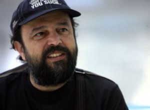 Ioan Gyuri Pascu duce o …