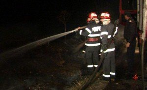 20 de tone de furaje distruse într-un incendiu la Dângeni