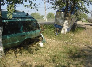 Mașină avariată din cauza gropilor …