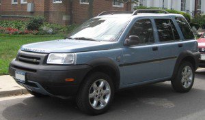 Land Rover Freelander cu documente falsificate descoperit la Darabani