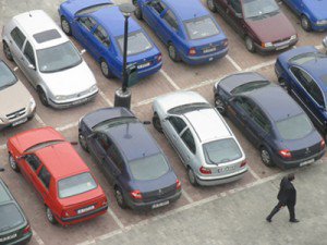 Primăria Botoşani organizează licitaţie pentru rezervarea locurilor de parcare