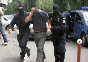 Percheziţii cu mascaţi acasă la …