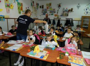 CARREFOUR ureaza tuturor elevilor de …