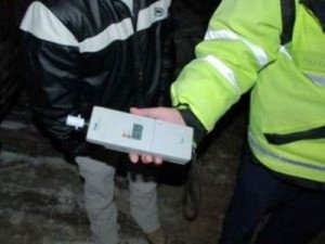 Deși avea permisul suspendat, a fost găsit în trafic cu o alcoolemie de 0,93 mg/l