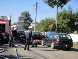 Patru maşini avariate într-un accident la Huţani