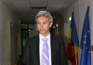 Dan Diaconescu îl acuză pe Victor Ponta de şantaj şi ameninţare. Cere despăgubiri de 2 miliarde de euro