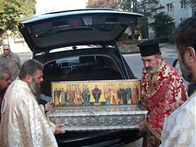 Racla cu moastele mai multor sfinti a ajuns la Biserica Cuvioasa Parascheva