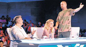 Cheloo a caftit un concurent …