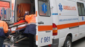 Un tânăr a ajuns în comă la spital după ce a căzut din căruţă. Ulterior acesta a fost transferat în stare gravă la Iaşi!