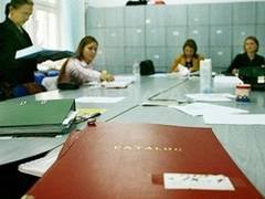 Vezi care sunt posturile vacante …