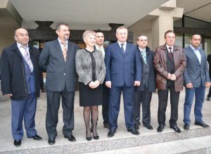 Vezi cine candidează din partea …