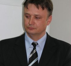 Victor Ponta a numit un …