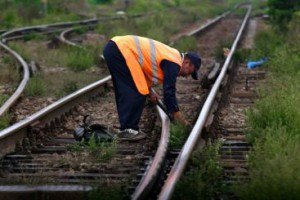 Reabilitarea infrastructurii feroviare are ca scop creşterea vitezei de circulaţie şi a gradului de confort