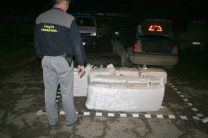 Ţigări de contrabandă descoperite de poliţiştii de frontieră ieşeni