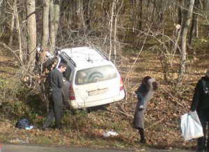 Trei persoane rănite într-un accident …