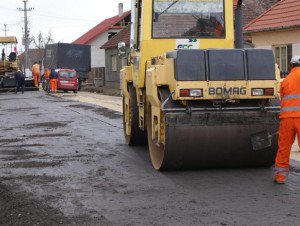 Toate drumurile judeţene ar putea fi asfaltate dacă CJ obţine 300 milioane lei