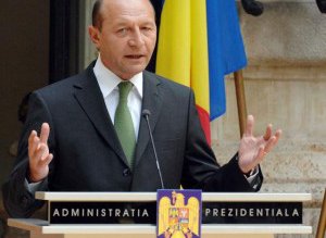 Preşedintele Băsescu cheamă tot Guvernul …