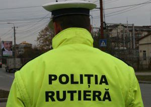 A intrat cu mașina într-un gard și s-a manifestat violent cu organele de poliție 