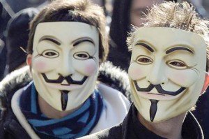 Trei membri Anonymus din România, …