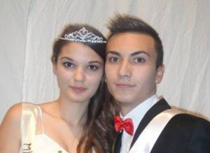 Vezi cine a obţinut titlul …