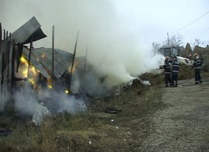 Incendiu de proporţii produs în …