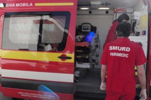 Microbuz şcolar, implicat într-un grav accident rutier la Iași. O învăţătoare a murit, alţi 7 dascăli au fost răniţi