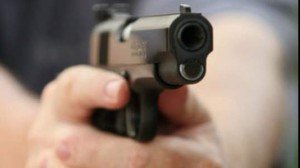 Tânăr împuşcat de un bodyguard în faţa unui casino din municipiul Botoşani