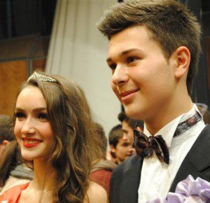 Vezi cine a fost desemnat Miss şi Mister Boboc 2012!