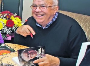 Arşinel povesteşte în cartea biografică …