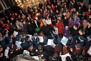 Zeci de oameni prezenţi la concertul organizat la Catedrala municipiului Dorohoi - FOTO