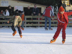 În ajun de „Moș Nicolae” copiii au intrare gratuită la patinoar