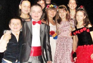 Grupul Cheia Sol cântă, duminică, …