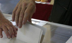 Prezenţă la vot scăzută la ora 10.00 la nivelul judeţului