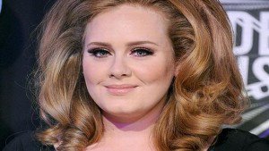 Adele are probleme cu legea din cauza copilului