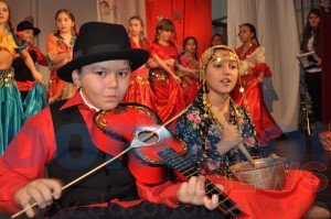 Şcoala „Al.I.Cuza” Dorohoi: Festivalul – Concurs „Universul Copilăriei”, ediţia I 2012 - FOTO