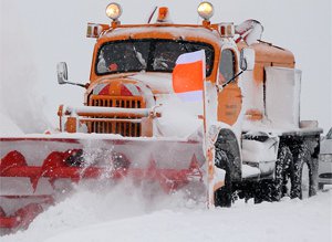 Autofreze trimise să deszăpezească drumurile …