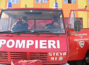 Cetățenii învăţaţi să-şi apere casa …