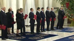 Miniştrii Guvernului Ponta 2 au depus jurământul. Mesajul preşedintelui: „Sunteţi condamnaţi să aveţi succes”