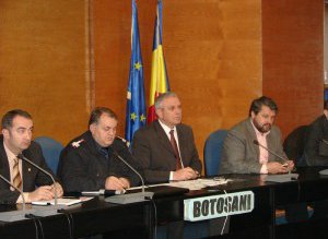 Prefectul Costică Macaleţi, alături de …